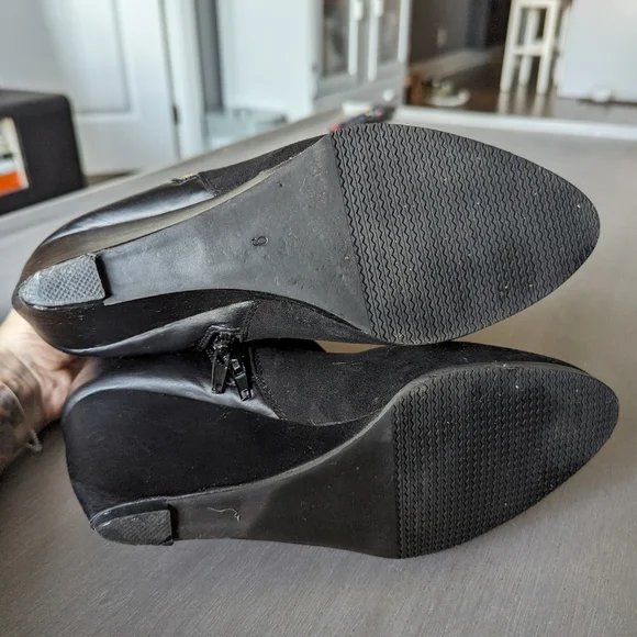 Women's Wedged Booties - Picture 3 of 4